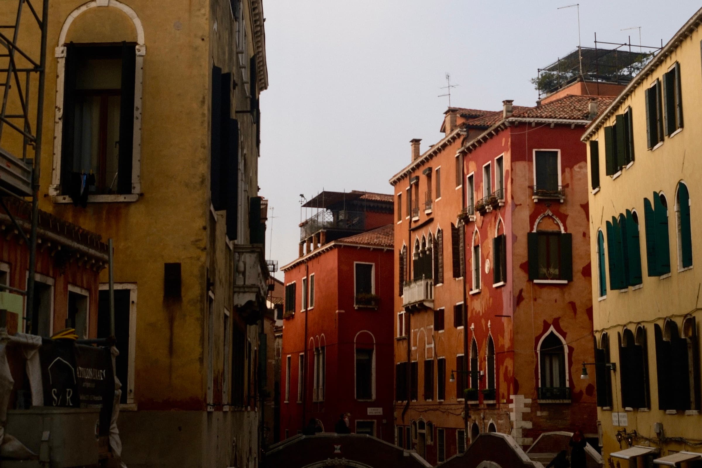 TRAVEL 19